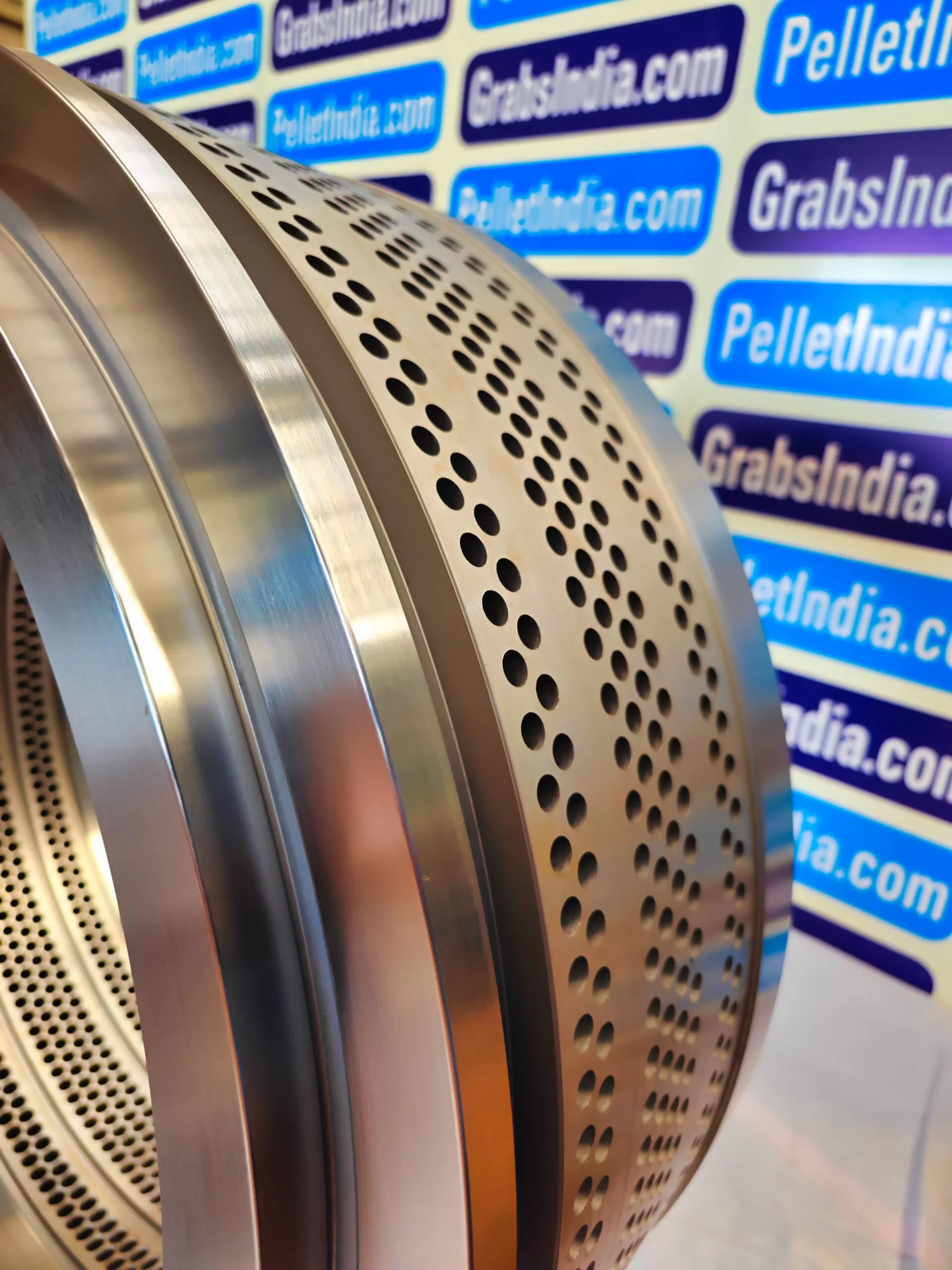 dual track ring die